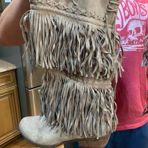 Fringe boots